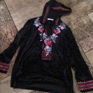 Bev velvet embroidered blouse